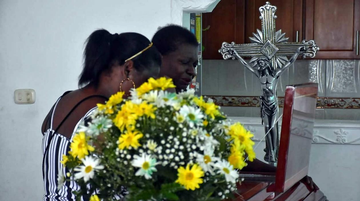 Prudencio Cardona es velado en su casa en el barrio Los Andes de Barranquilla.