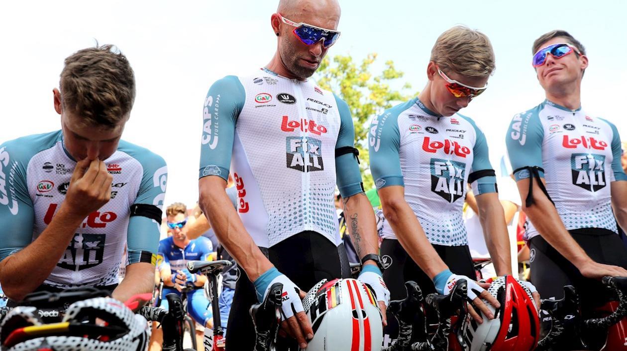 Sus compañeros de pelotón guardaron un minuto de silencio en homenaje Lambrecht en Jaworzno. 