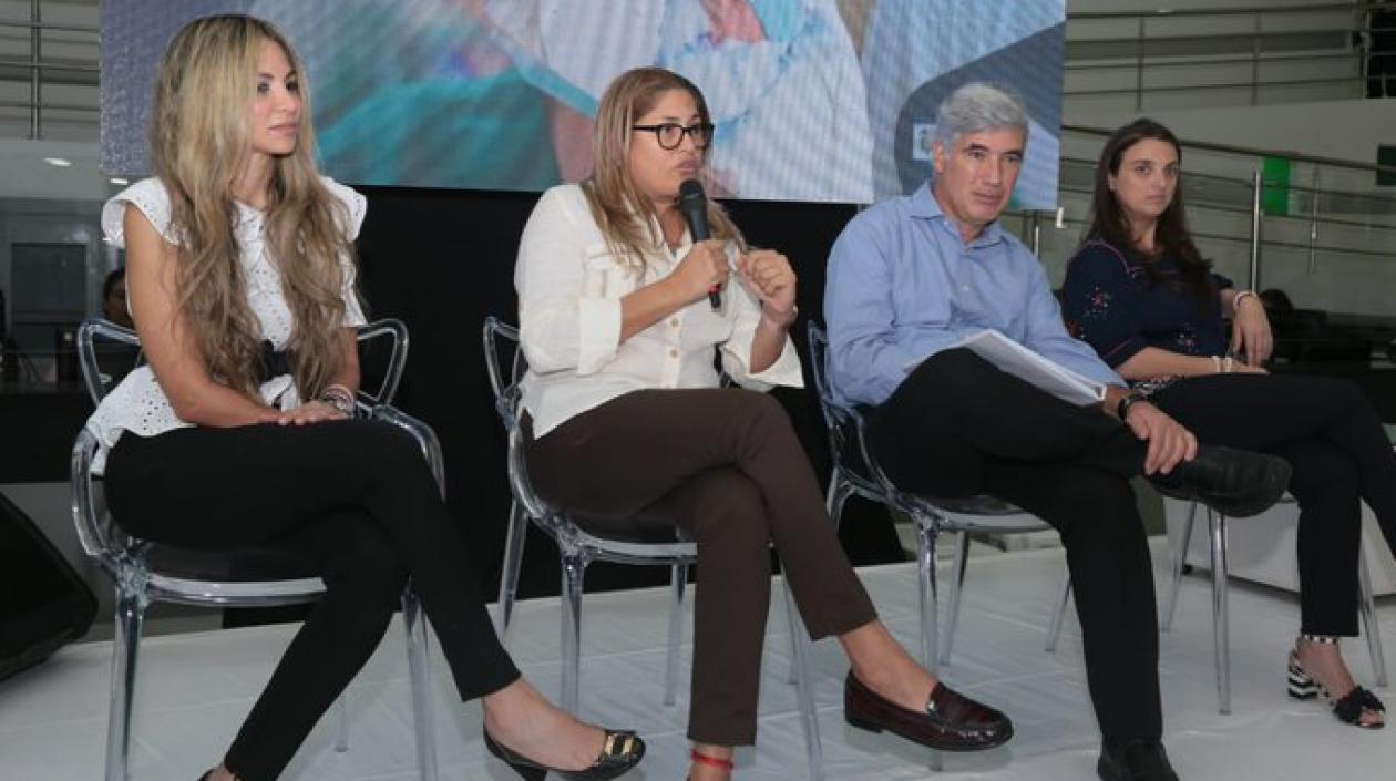 Ana María Aljure, Alma Solano, Juan Pablo Uribe y Karen Abudinen.