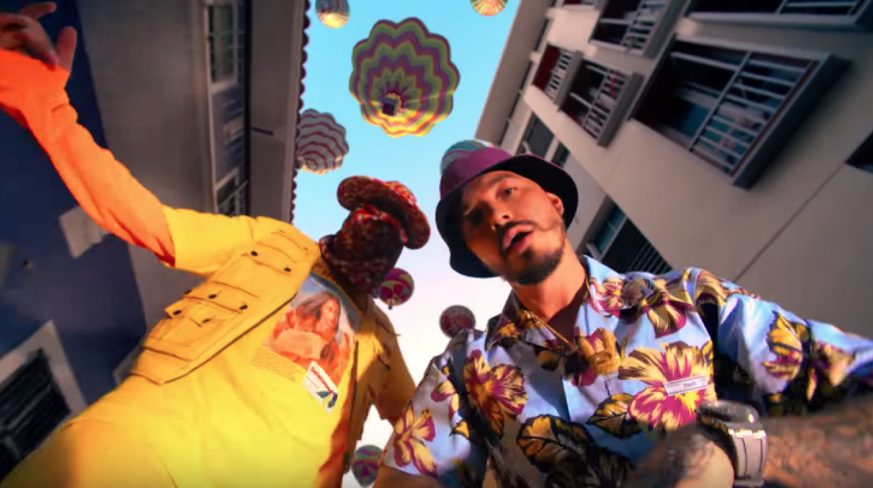 Bad Bunny y J Balvin en el videoclip de 'Yo le llego'.