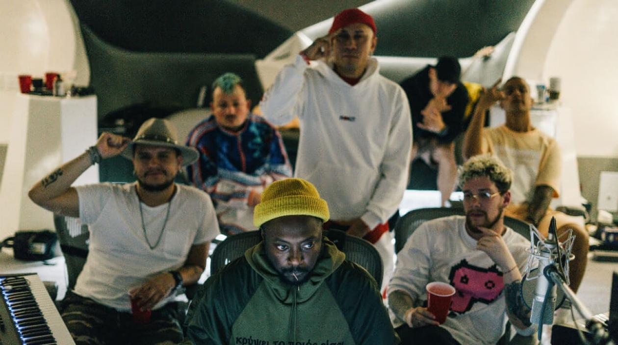 Piso 21 junto a la agrupación estadounidense Black Eyed Peas.