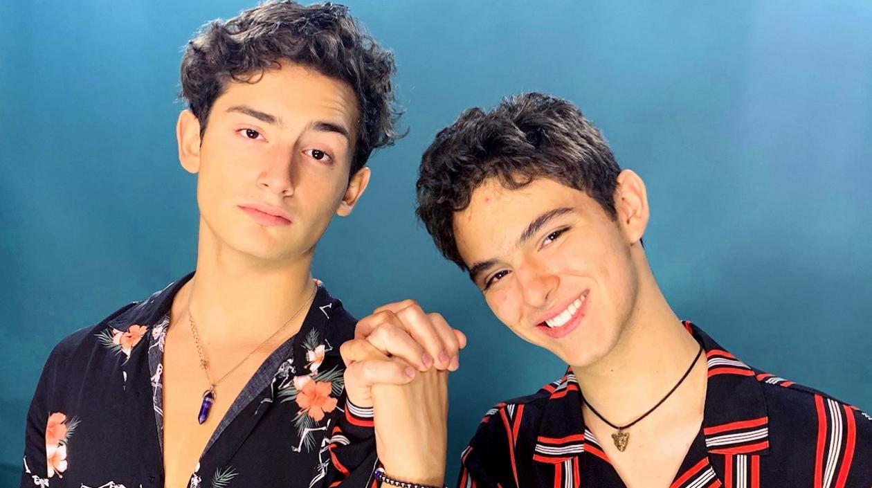 Los actores mexicanos Emilio Osorio y Joaquín Bondoni, protagonistas de la telenovela.