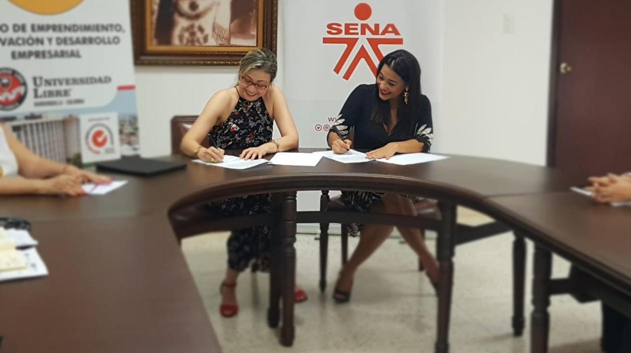 Beatriz Tovar Carrasquilla y Jacqueline Rojas Solano.