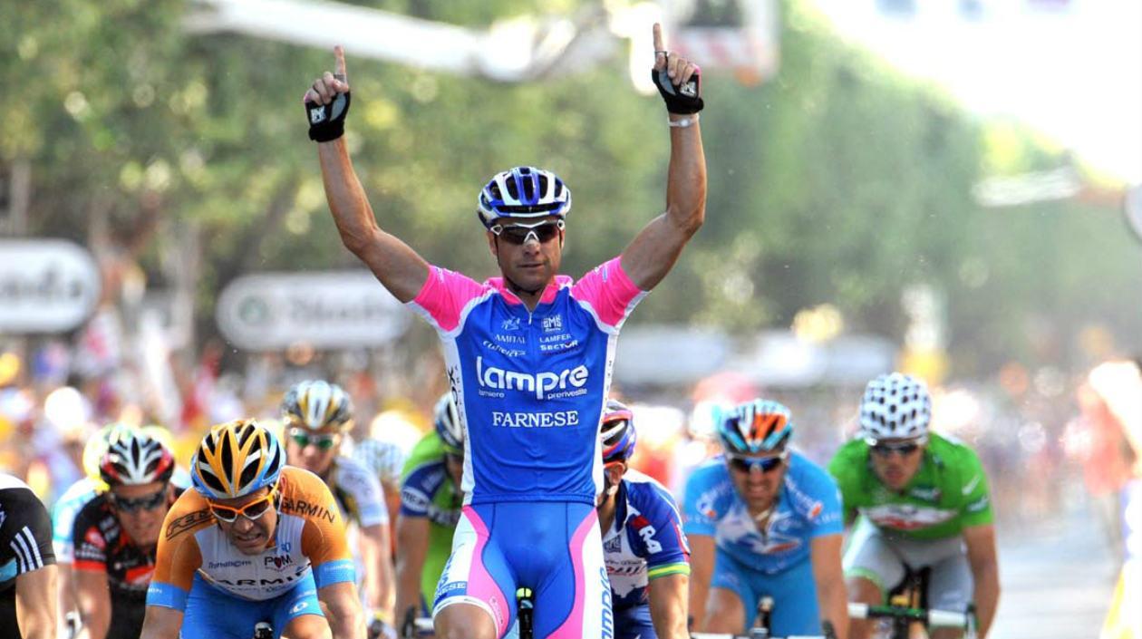 Alessandro Petacchi, ganando una etapa. 