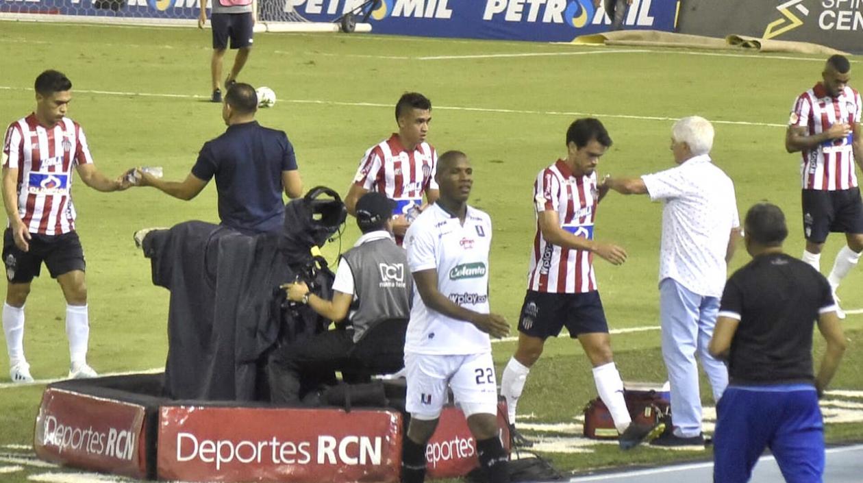 La decepción juniorista al final del partido.