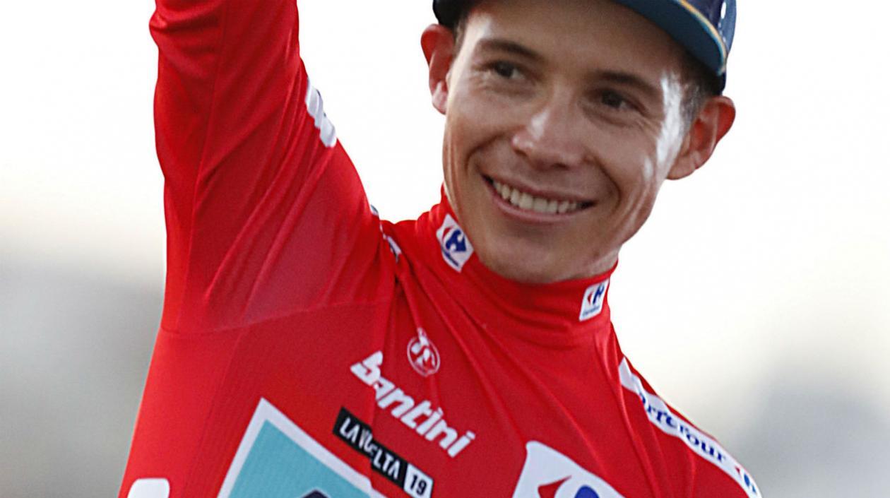 Miguel Ángel López se puso por primera vez la camiseta de líder de una grande. 