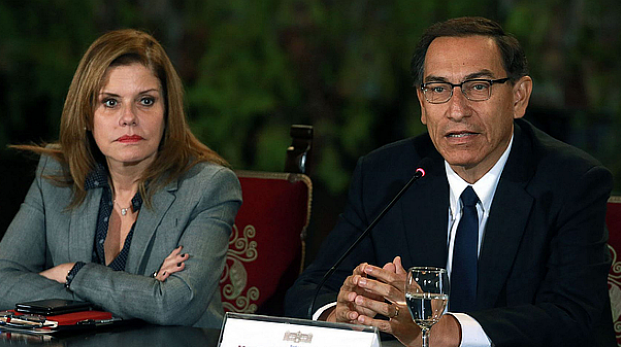 La vicepresidenta Mercedes Aráoz y el Presidente de Perú, Martín Vizcarra.