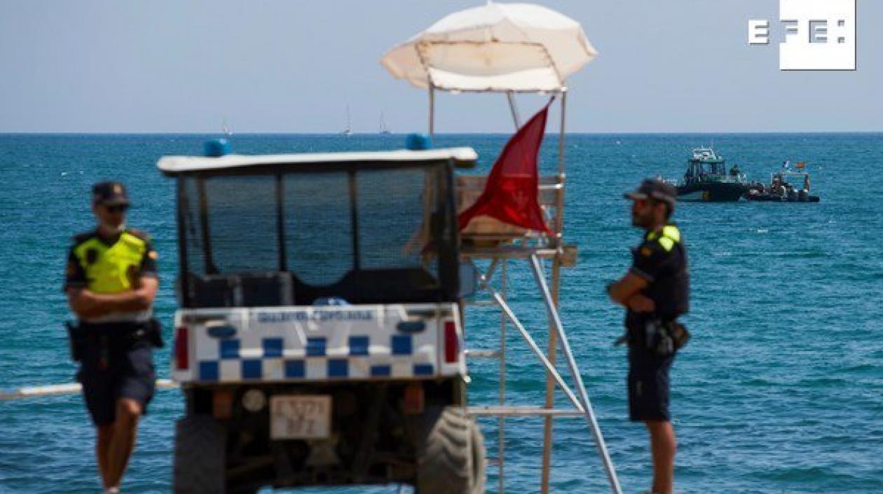 Playa fue desalojada por la presencia de un artefacto explosivo en el mar.