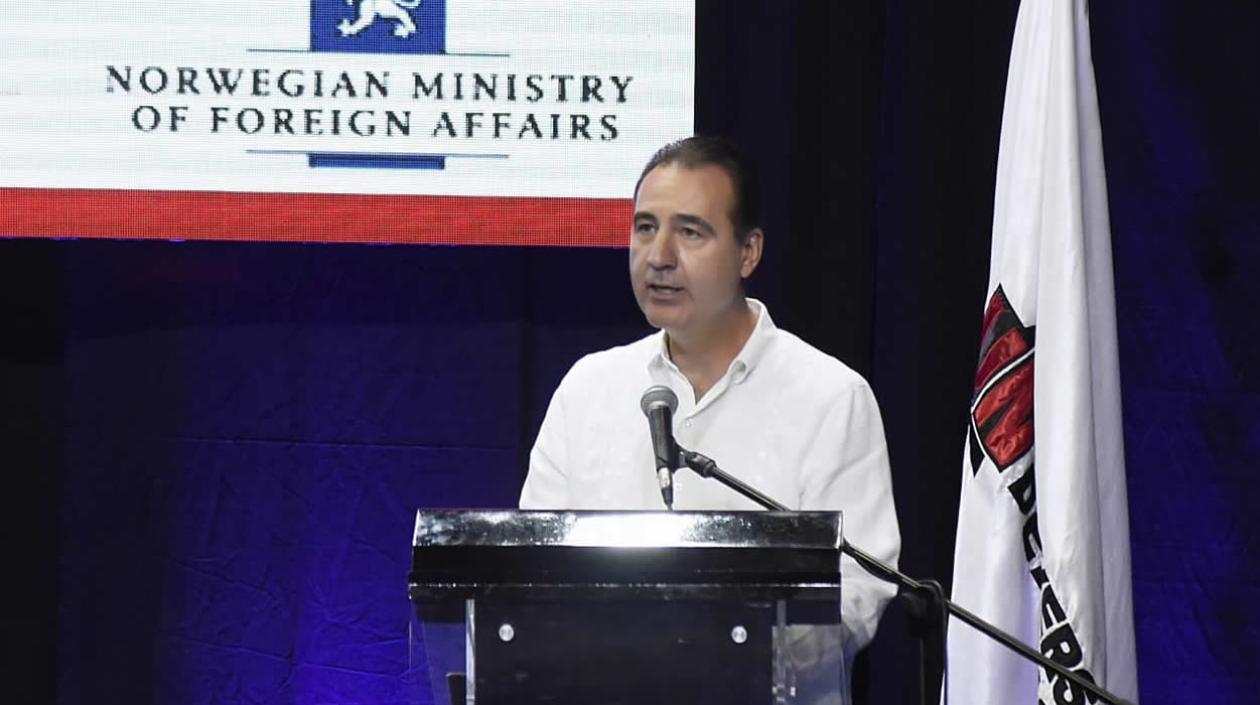 Eduardo Ferrer Mac - Gregor