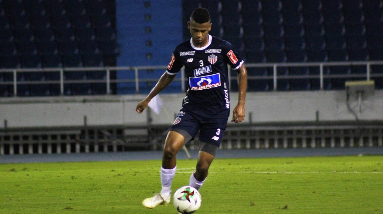 César Haydar, defensa de Junior. 