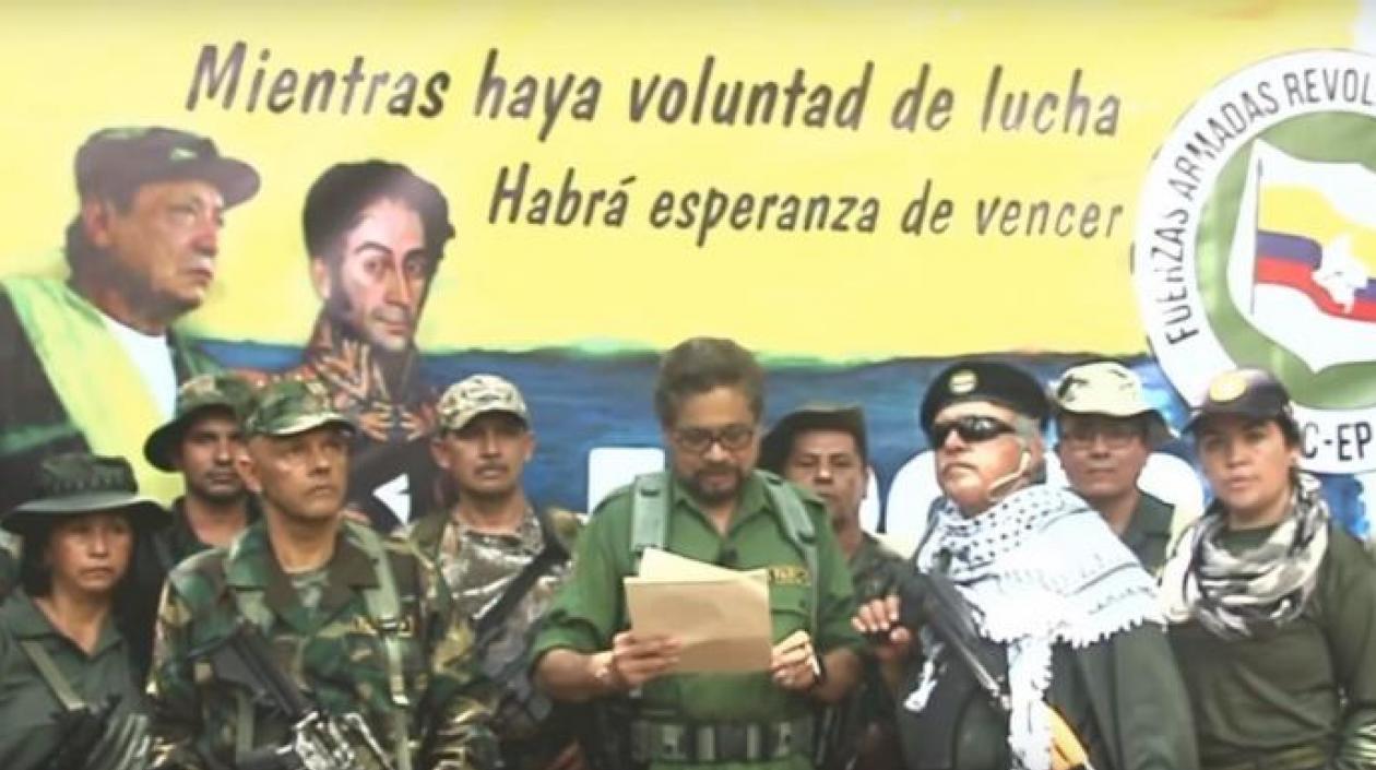 Alias 'Iván Márquez' con  'El Paisa', 'Romaña' y 'Jesús Santrich'.