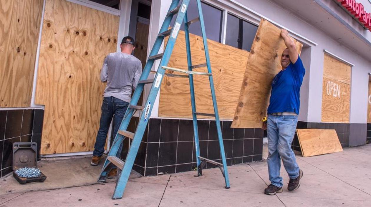 Así se preparan en Miami para sufrir al huracán Dorian.
