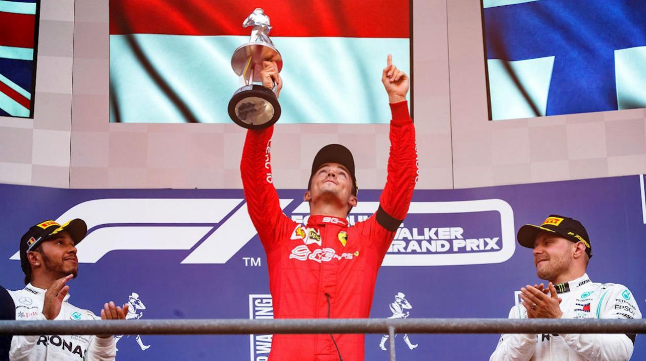 Charles Leclerc celebra el título. 