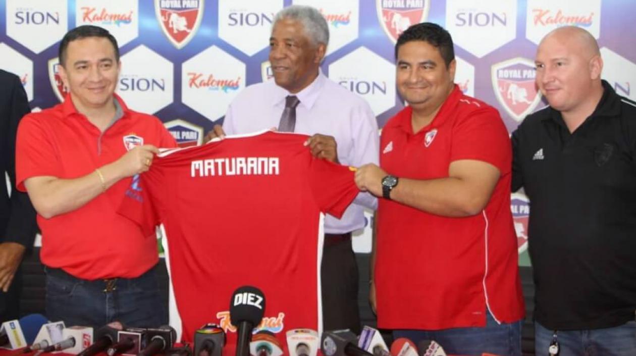 Presentación del colombiano Francisco Maturana.