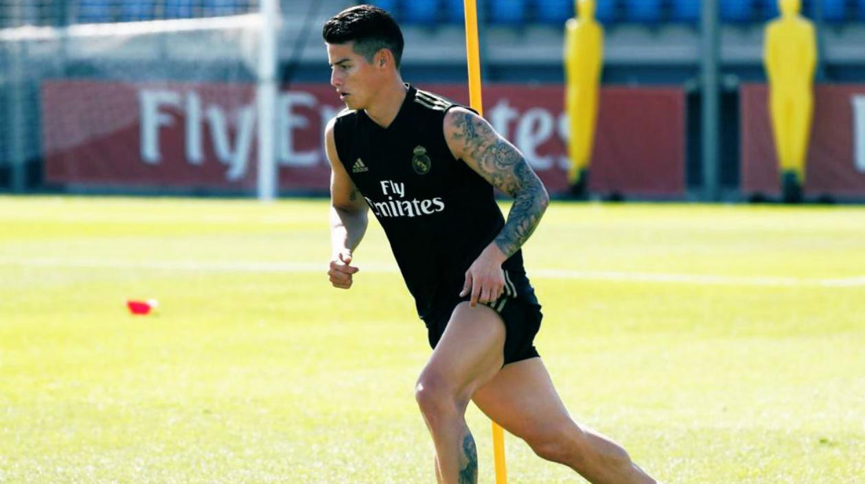 James Rodríguez durante el entrenamiento con el Real Madrid. 