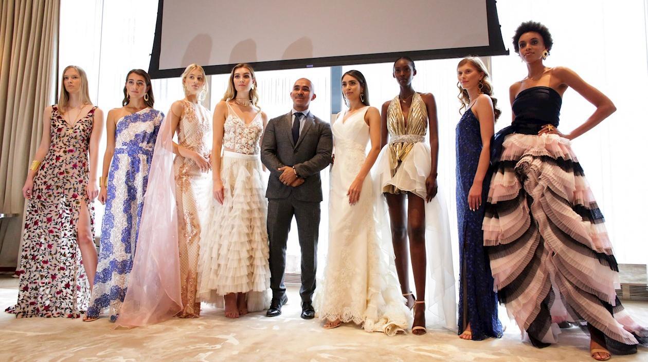 El diseñador colombiano Raúl Peñaranda en la New York Fashion Week.