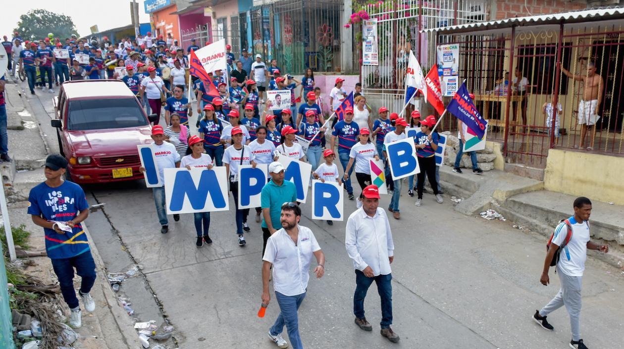 Jaime Pumarejo en su recorrido por el barrio Santo Domingo.