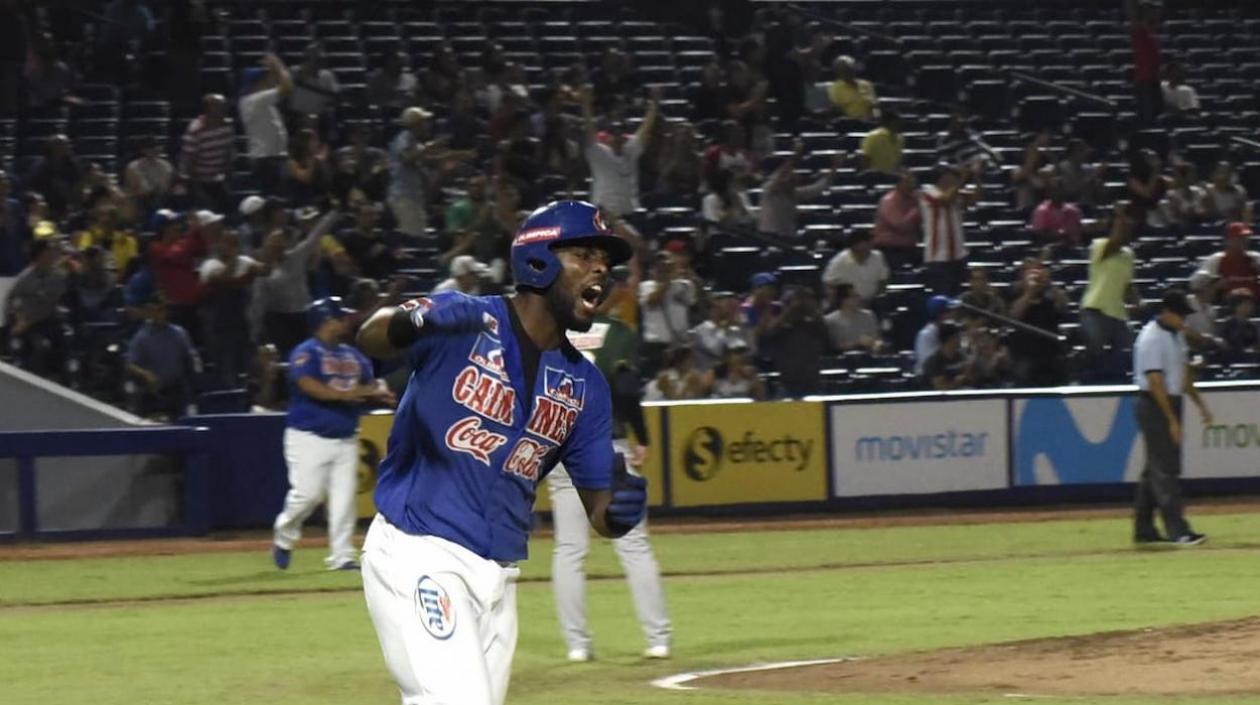 Steve Brown, pelotero de los Caimanes de Barranquilla. 