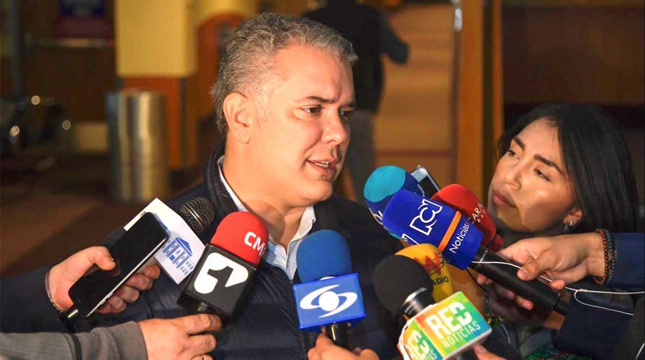 El Presidente Iván Duque, en diálogo con medios de comunicación está noche en Florencia.