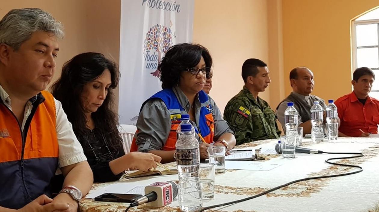  La Directora del Servicio Nacional de Gestión de Riesgos y Emergencias (SNGRE), Alexandra Ocles Padilla, en la reunión del Comité de Operaciones de Emergencia (COE)  por los incendios forestales.