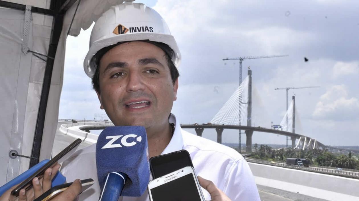 El director de Invías, Juan Estaban Gil