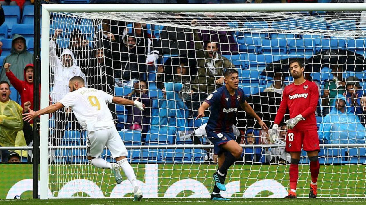 Karim Benzema celebra una anotación. 