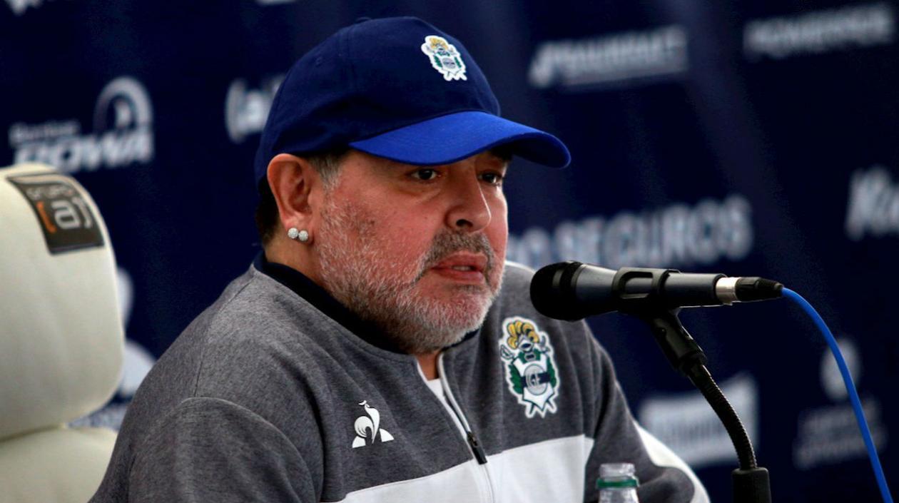 Diego Maradona, técnico de Gimnasia y Esgrima de La Plata. 