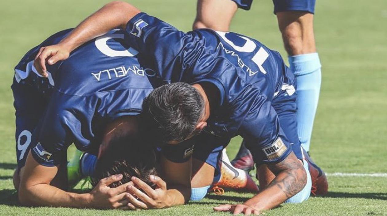 Darek Formella celebra el gol, con dedicatoria a su padre.