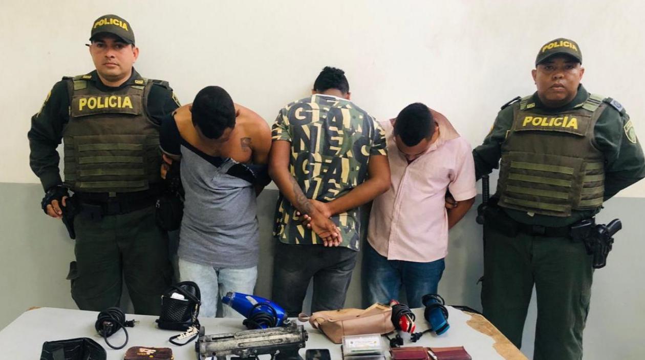 Capturados por robo a peluquería.