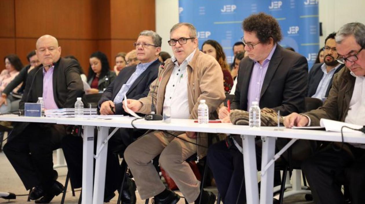 Carlos Lozada, Rodrigo Granda, Rodrigo Londoño y Pastor Alape.