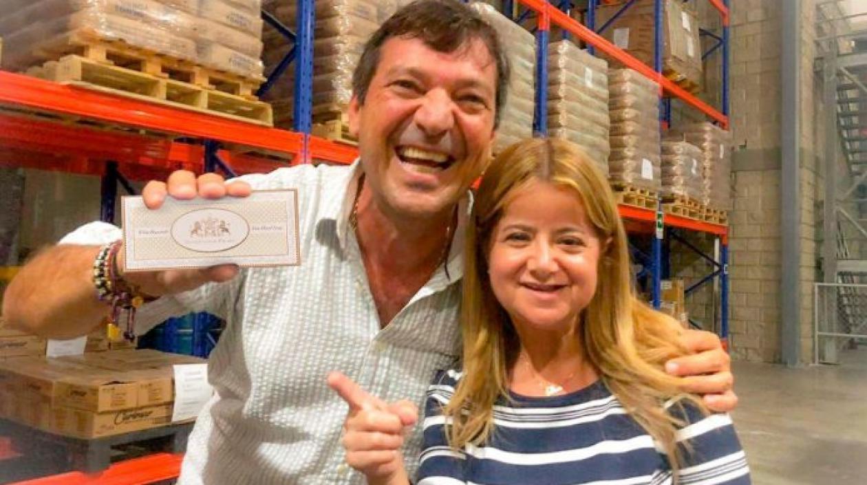 El presidente de Daabon, Alfonso Dávila, y la candidata a la Gobernación, Elsa Noguera.