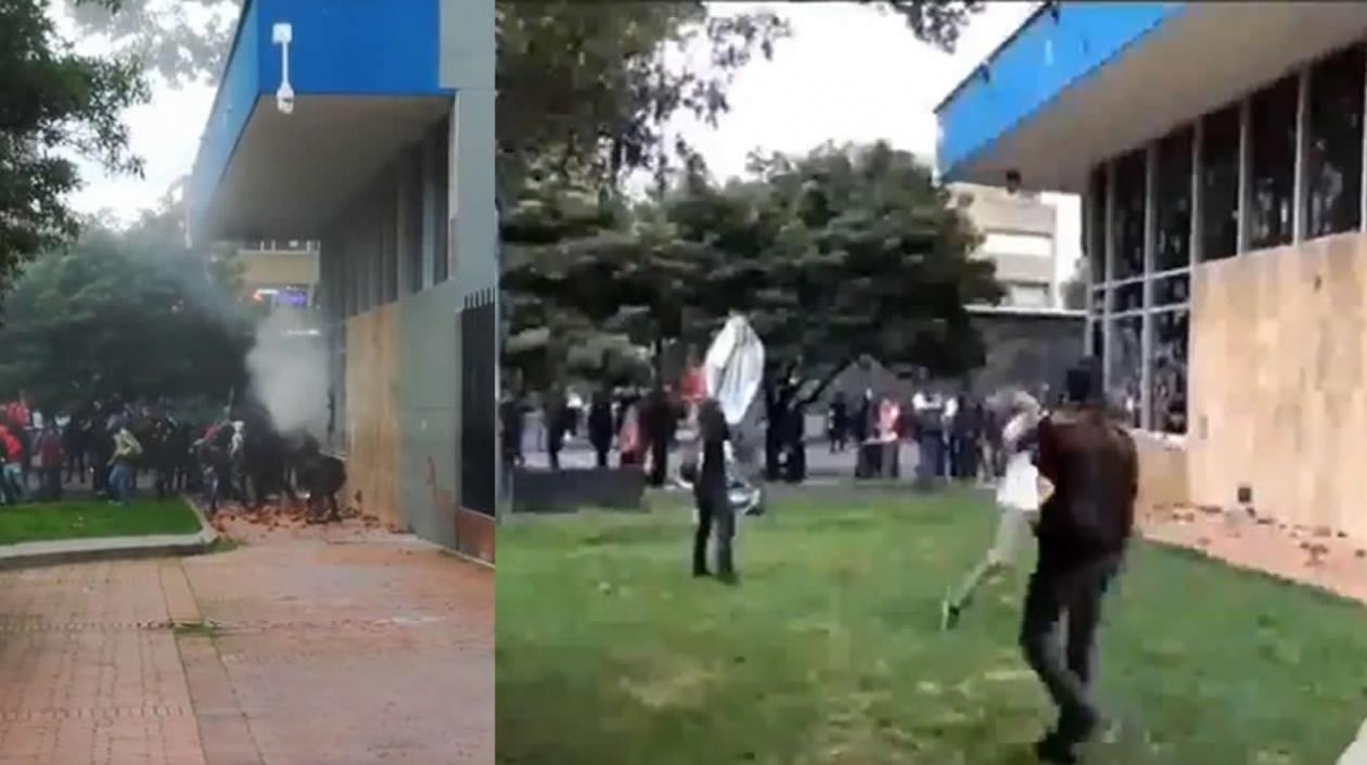 Encapuchados ingresaron en la tarde de este viernes a la sede del gubernamental Icetex