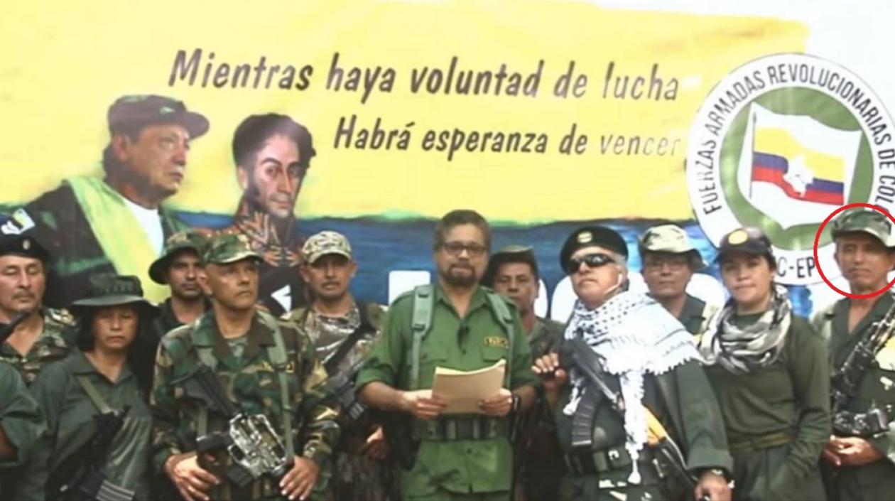 José Vicente Lesmes (círculo), alias 'Walter Mendoza'.