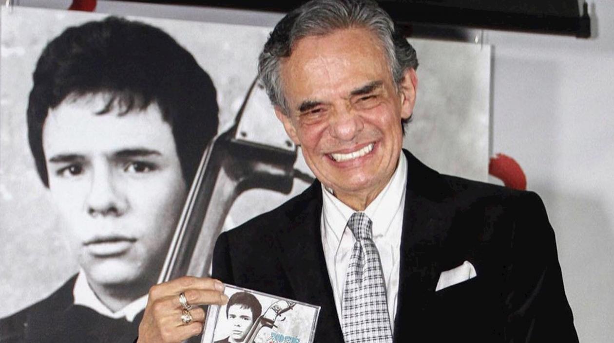 El cantante mexicano José José.