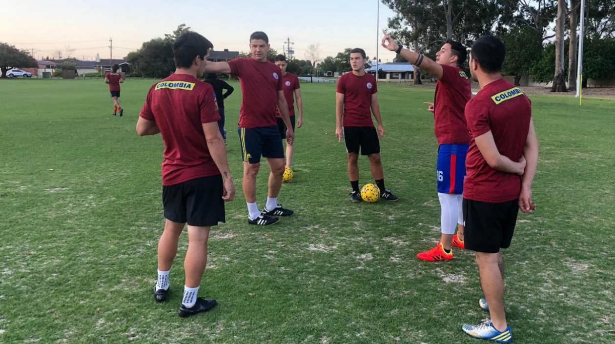 Jugadores de Colombia, en el último entrenamientos antes del debut.