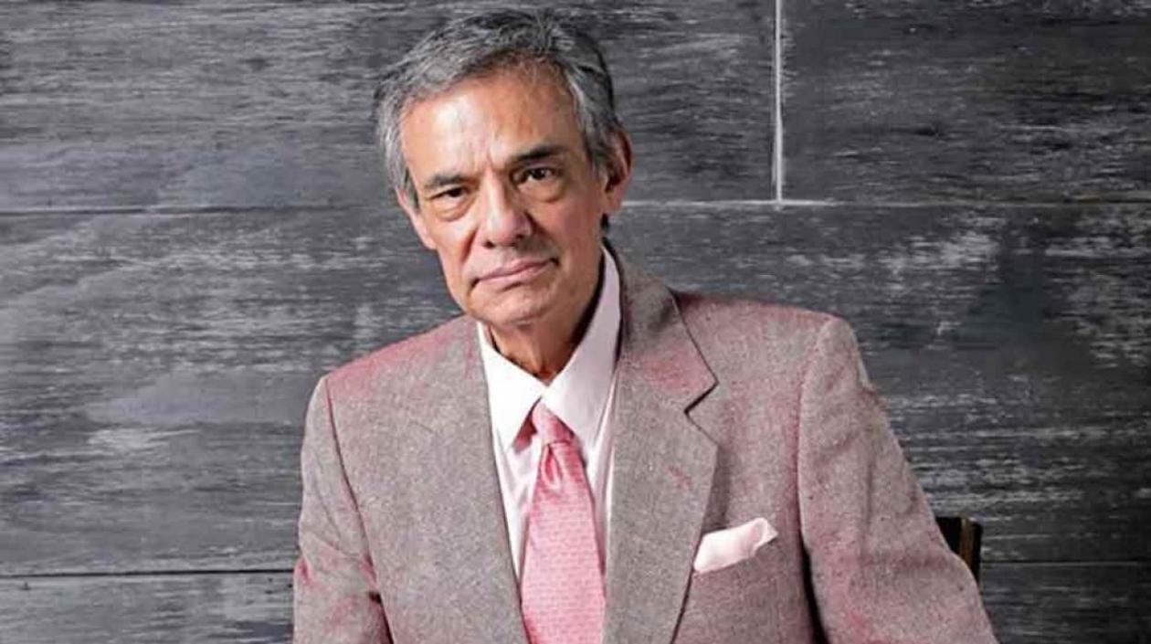 El cantante José José.