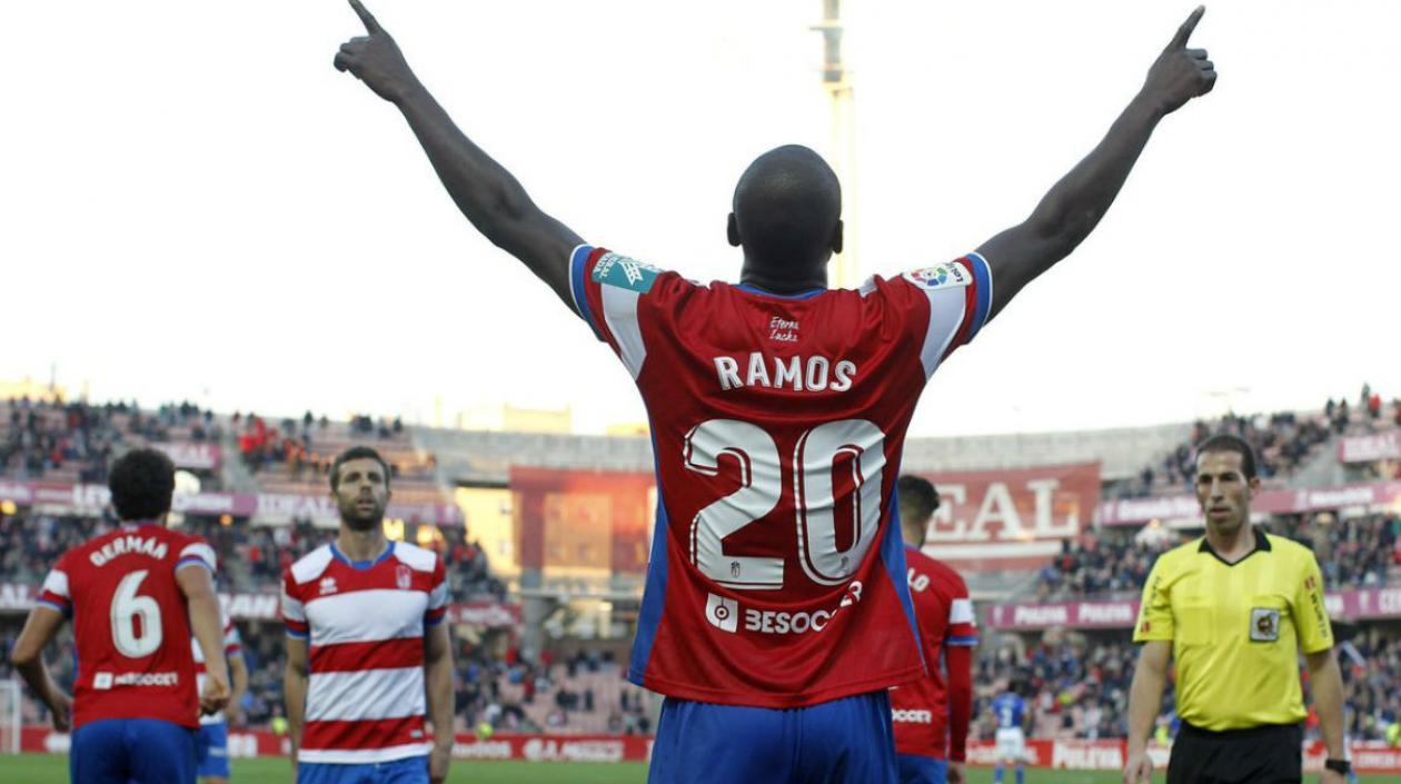 Adrián Ramos, delantero colombiano. 