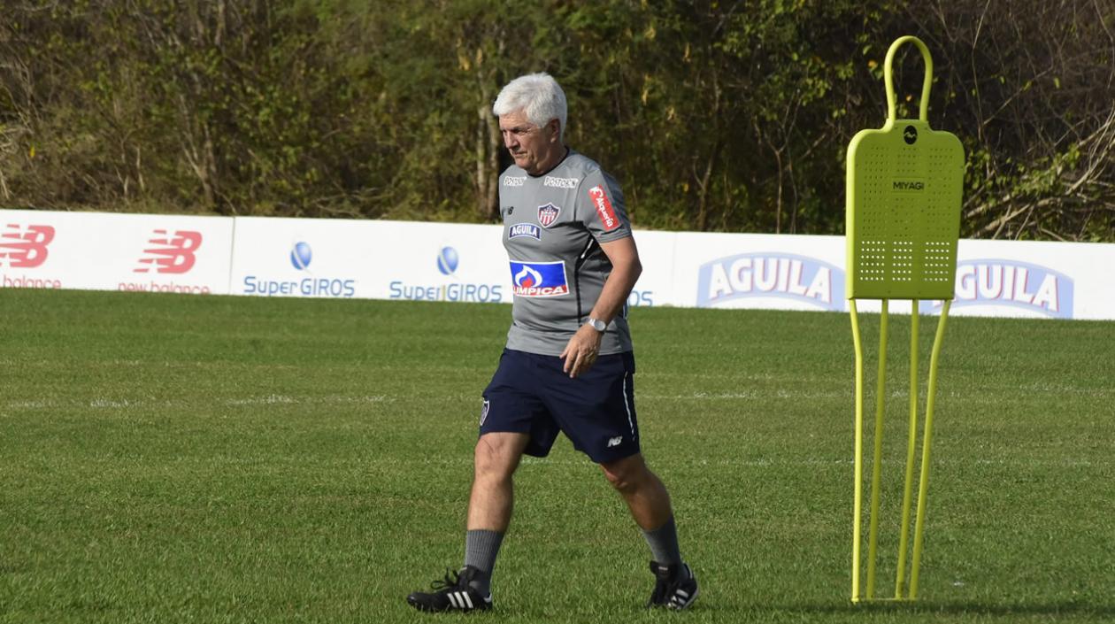 Julio Comesaña, técnico de Junior. 