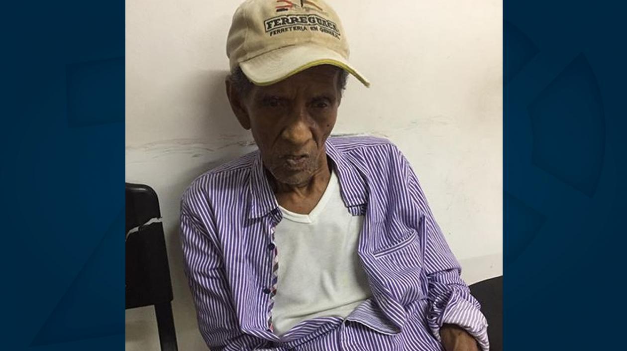 El hombre fue acogido por una mujer y su familia para que no pasara solo la noche de fin de año.