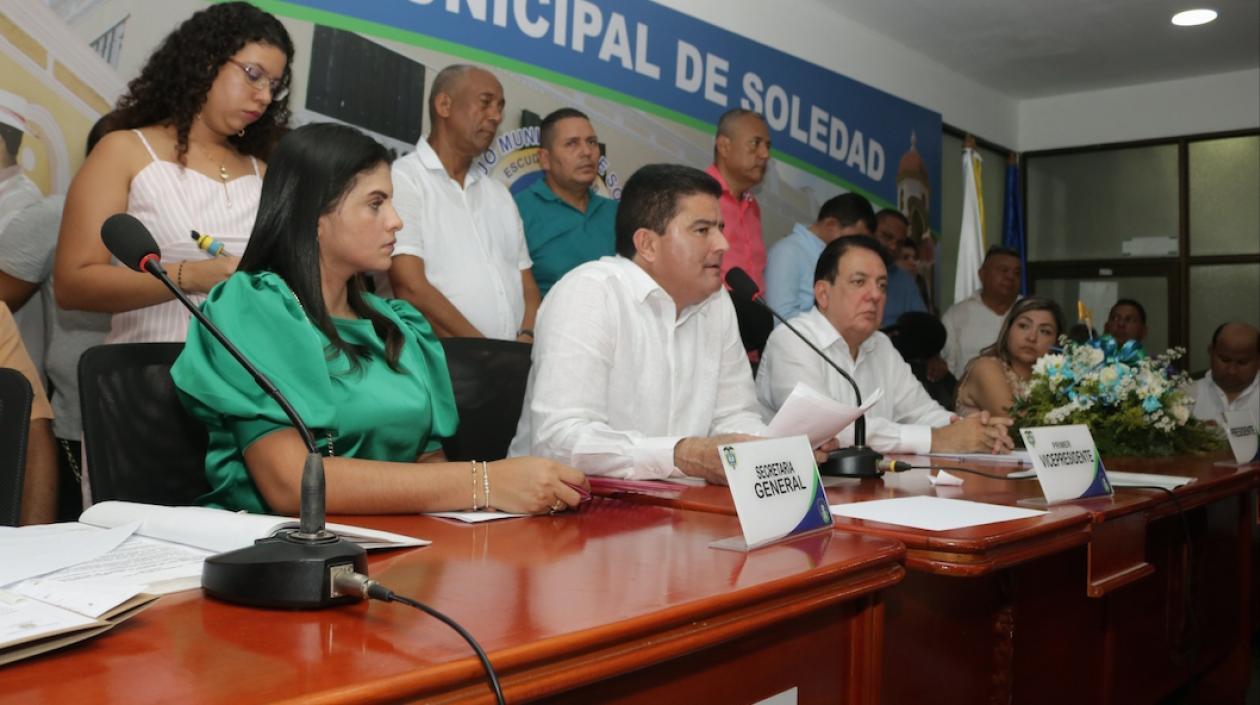 El Alcalde Rodolfo Ucrós durante la instalación de las sesiones del Concejo.