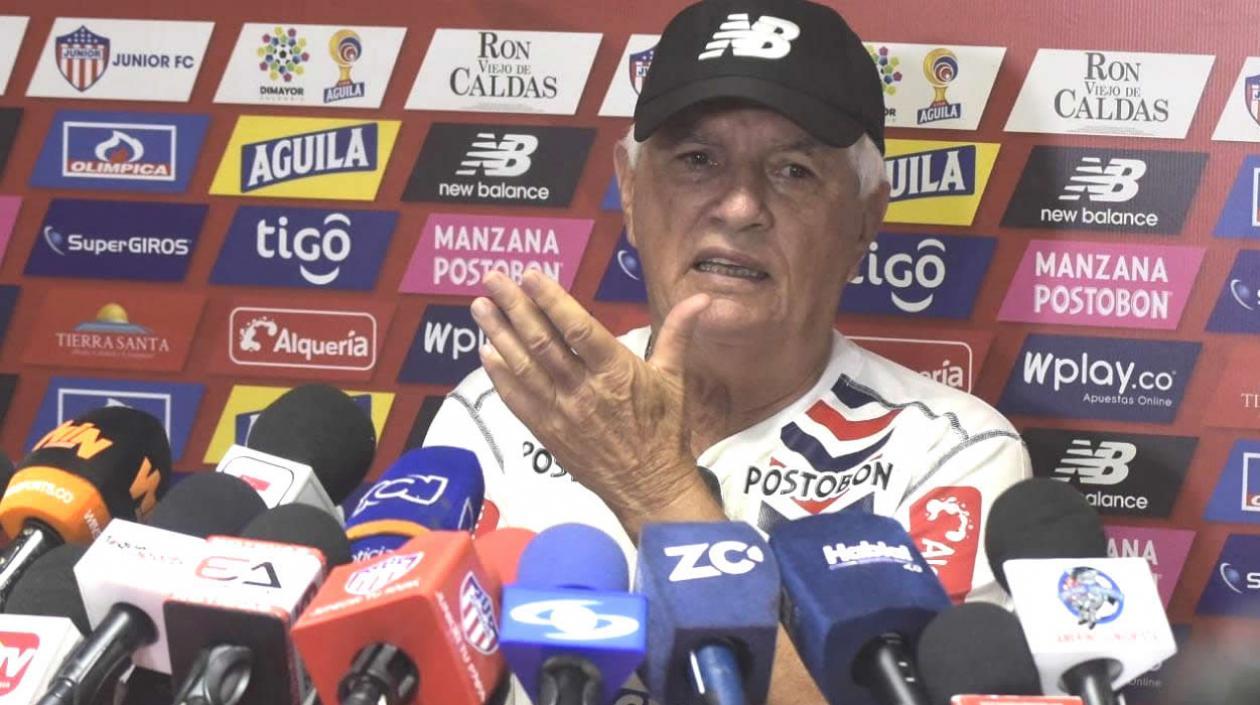 El técnico de Junior, Julio Comesaña.