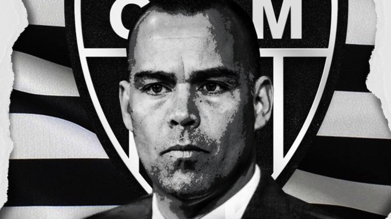 Así presentaron al entrenador.