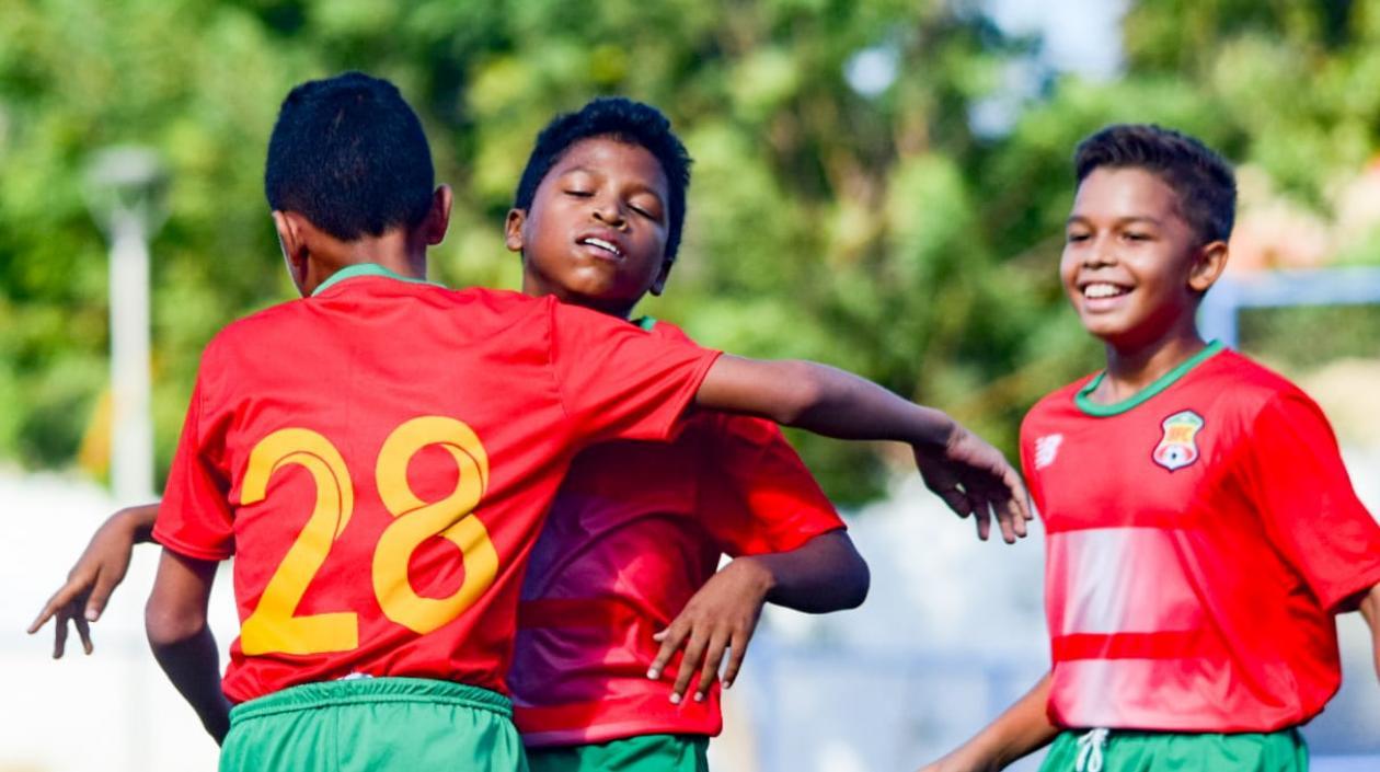 Jugadores del Barranquilla FC celebran un gol. 