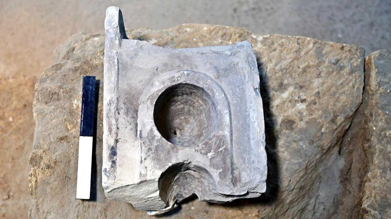 Parte de una mesa de medición del siglo I a.C., encontrada en Jerusalén.