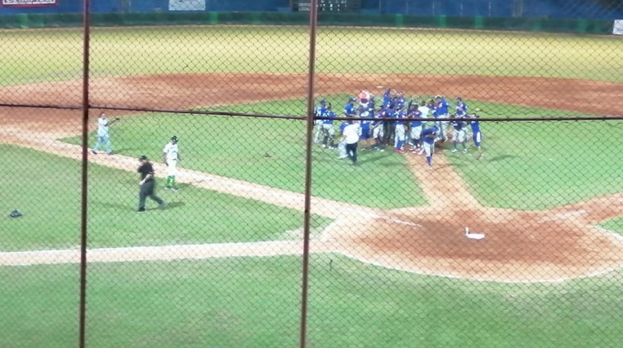 Celebración de Vaqueros tras el final del juego.