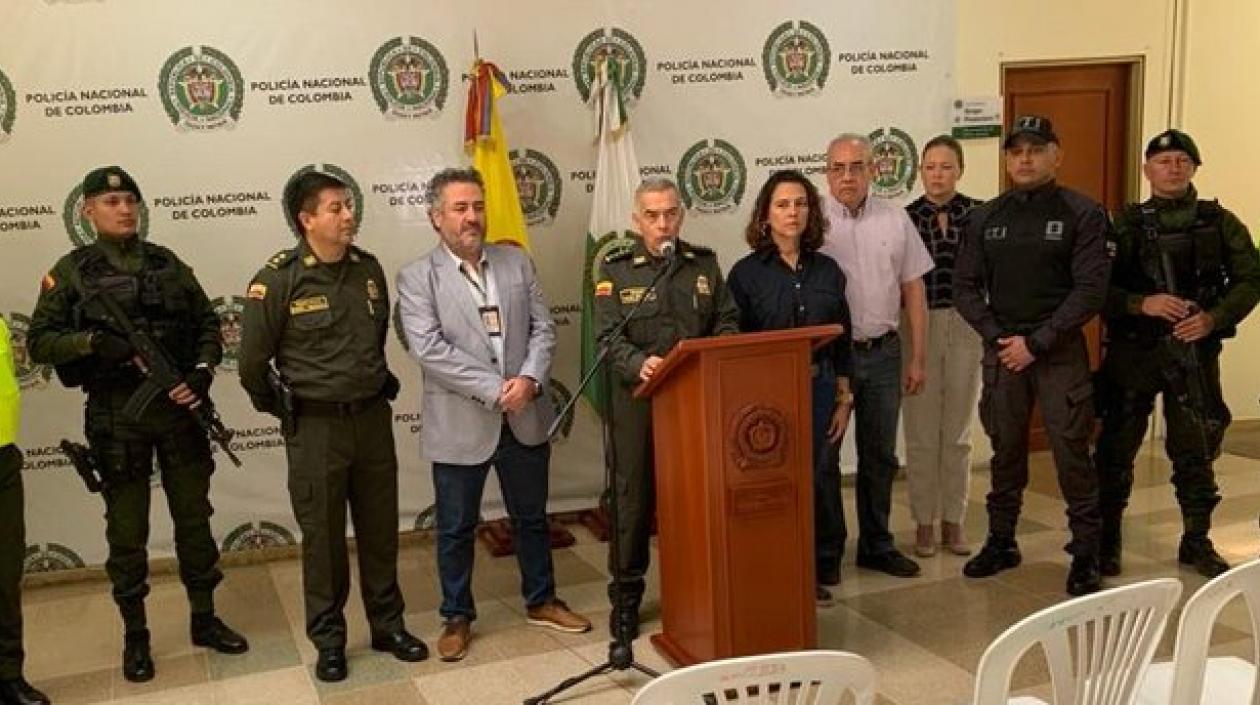 Rueda de prensa sobre atentado contra 'Timochenko'.