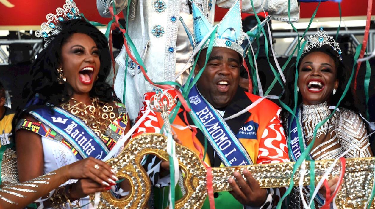 Los reyes del Carnaval Camila Aparecida da Silva y Djefferson Mendes da Silva.