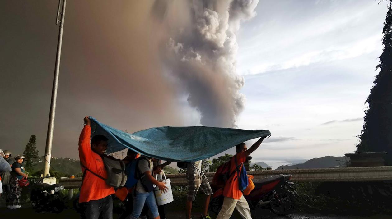 La ceniza expulsada ha llegado a todos los barrios de Manila.