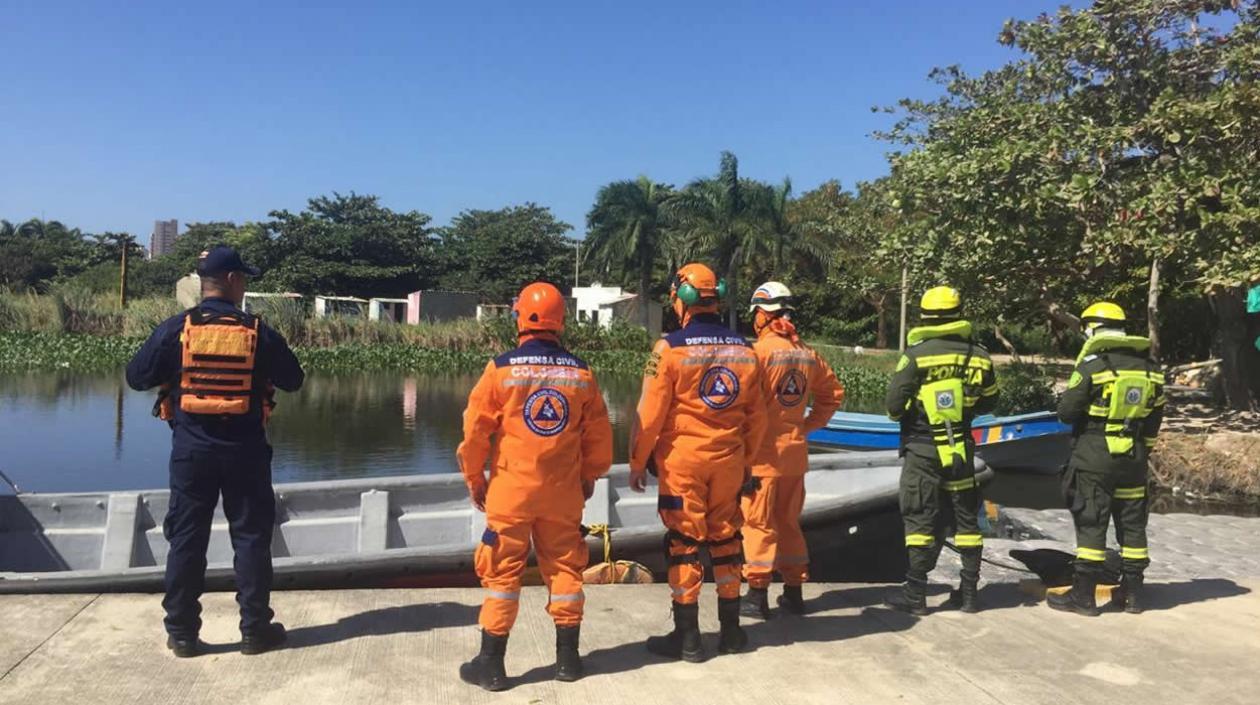 La Defensa Civil y la Armada buscan al menos desaparecido