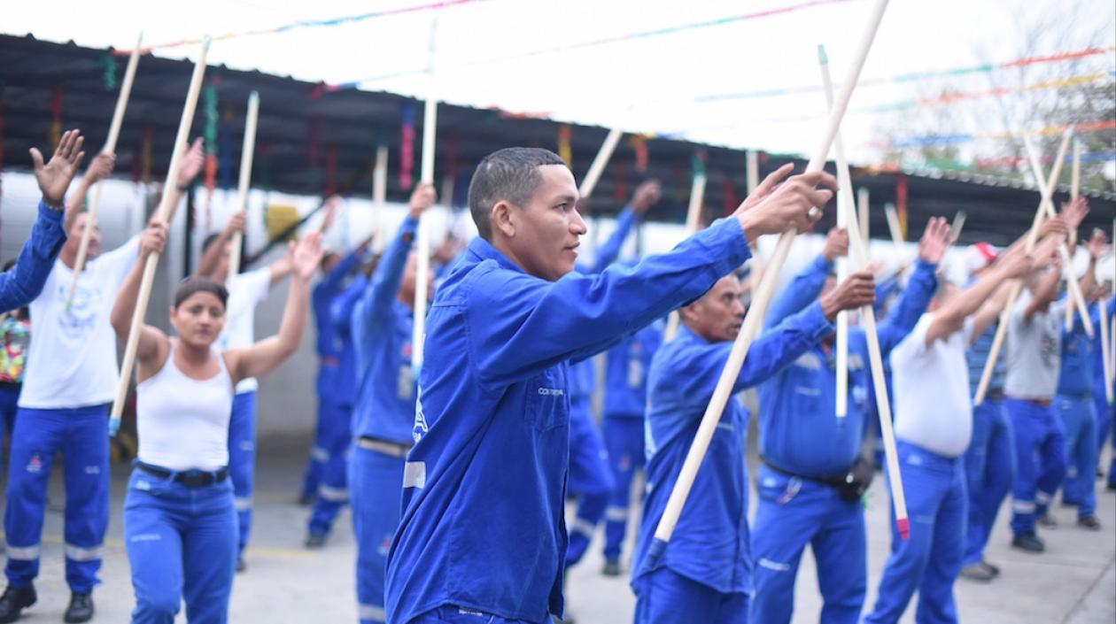 Las 'Escobitas' en pleno ensayo.